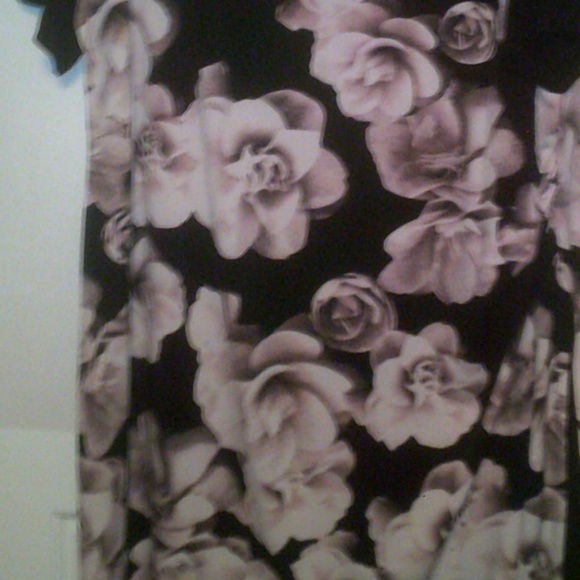 New Ladies Rose Print Dress - Picture 3 of 5